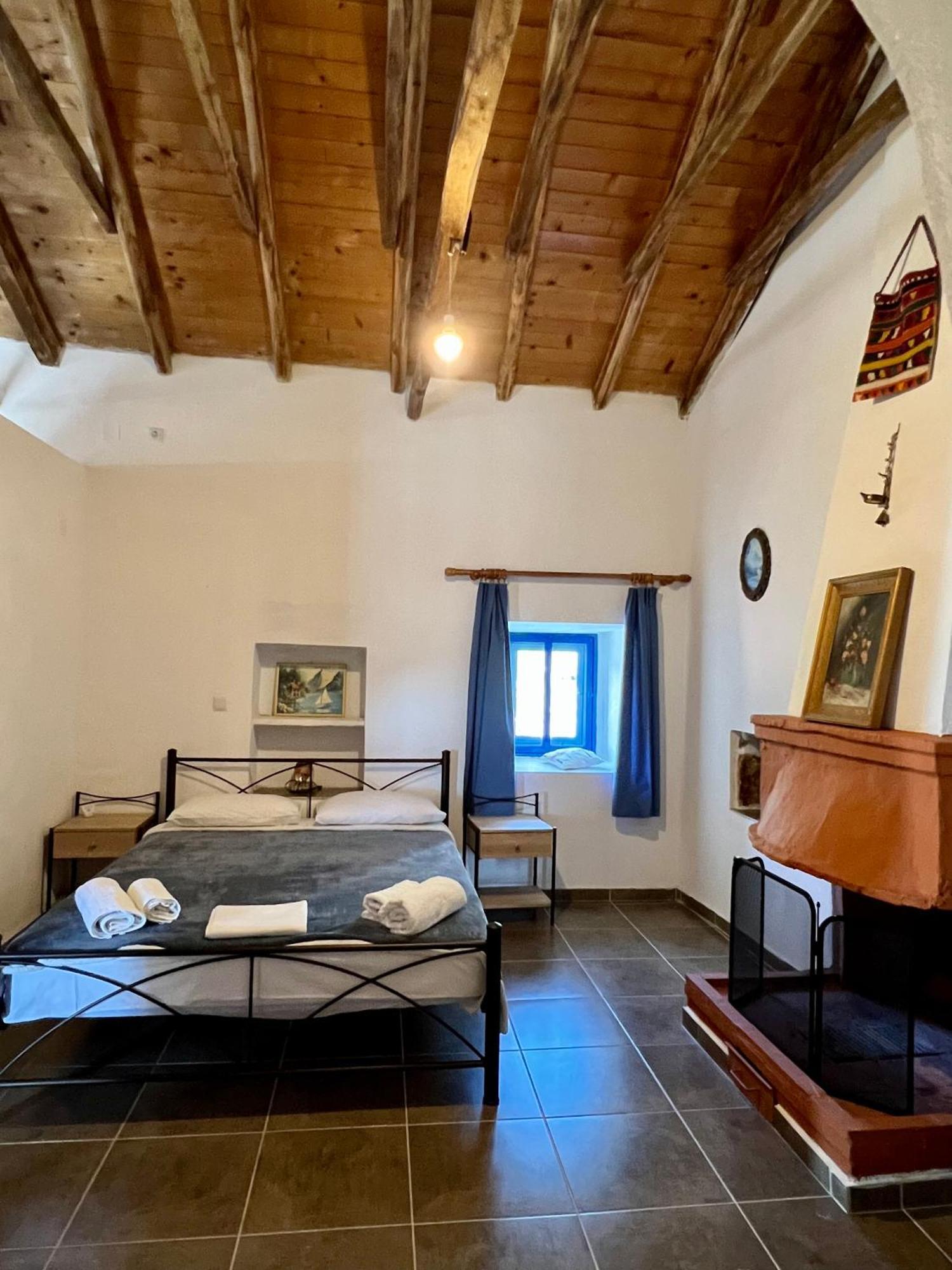 Politeika Traditional House Tirós Esterno foto